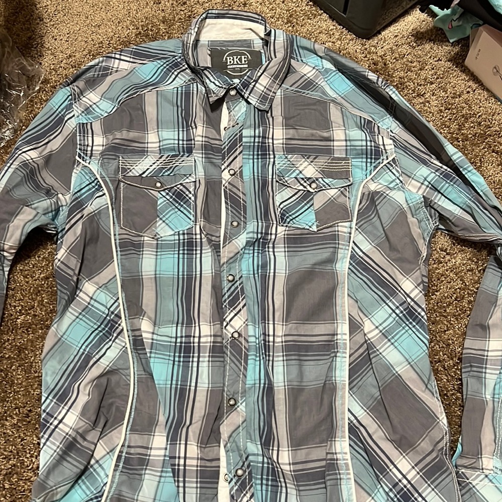 BKE athletic fit mens pearl snap button down shirt. 2 pockets. Size 2X